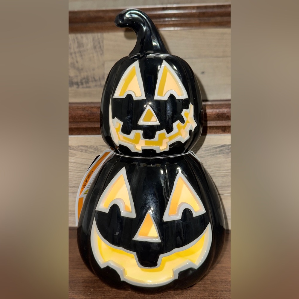 Spooky Stacked Pumpkins Moonlight Manor BLK Lighted Halloween Decor NWT 11.5”T
